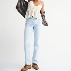 Abercrombie & Fitch Curve Love 90s Straight Jean – Light Wash – Mid Rise
